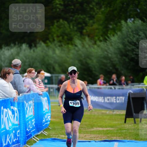 30.08.2026 - Elbe Triathlon Hamburg LAZAROV Photography http://msf.ph/oto/10069771 30.08.2026 12:41:32 Ziel 1709 meine-sportfotos.de