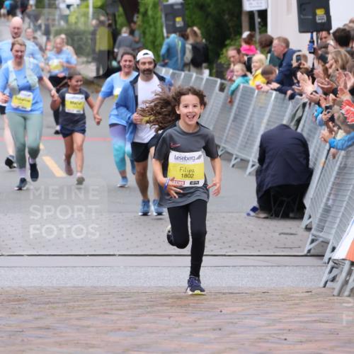 30.08.2026 - Blankeneser Heldenlauf Lena Gebhardt http://msf.ph/oto/10069776 30.08.2026 10:05:15 Ziel 1053, 1692, 1802 meine-sportfotos.de