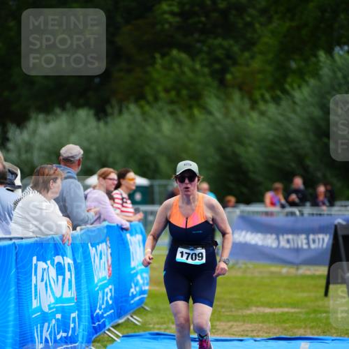 30.08.2026 - Elbe Triathlon Hamburg LAZAROV Photography http://msf.ph/oto/10069778 30.08.2026 12:41:33 Ziel 1709 meine-sportfotos.de