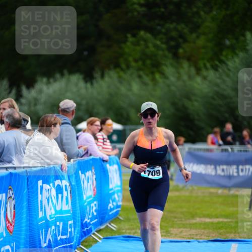30.08.2026 - Elbe Triathlon Hamburg LAZAROV Photography http://msf.ph/oto/10069781 30.08.2026 12:41:33 Ziel 1709 meine-sportfotos.de