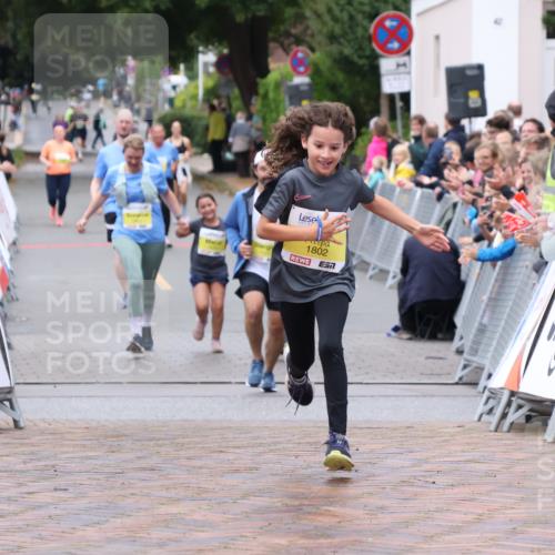 30.08.2026 - Blankeneser Heldenlauf Lena Gebhardt http://msf.ph/oto/10069792 30.08.2026 10:05:17 Ziel 1053, 1692, 1802 meine-sportfotos.de