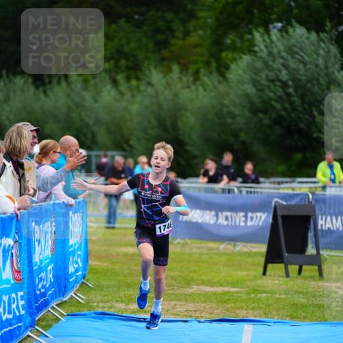 30.08.2026 - Elbe Triathlon Hamburg LAZAROV Photography http://msf.ph/oto/10069793 30.08.2026 12:42:08 Ziel 1727, 1746 meine-sportfotos.de