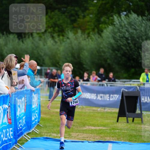 30.08.2026 - Elbe Triathlon Hamburg LAZAROV Photography http://msf.ph/oto/10069796 30.08.2026 12:42:08 Ziel 1727, 1746 meine-sportfotos.de