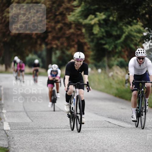 30.08.2026 - Elbe Triathlon Hamburg Michael Burmester http://msf.ph/oto/10069798 30.08.2026 09:45:32 Radfahren 321, 354, 467, 655, 751, 869, 882 meine-sportfotos.de
