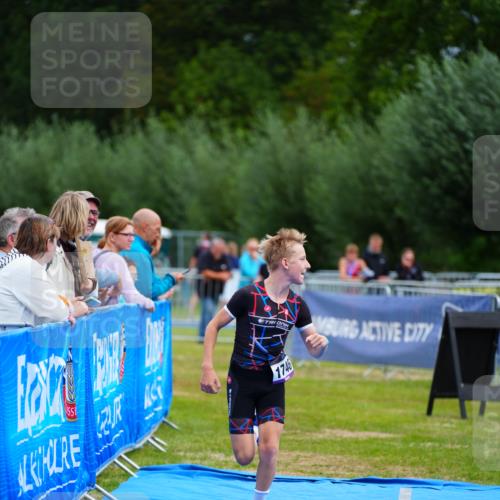 30.08.2026 - Elbe Triathlon Hamburg LAZAROV Photography http://msf.ph/oto/10069803 30.08.2026 12:42:09 Ziel 1727, 1746 meine-sportfotos.de