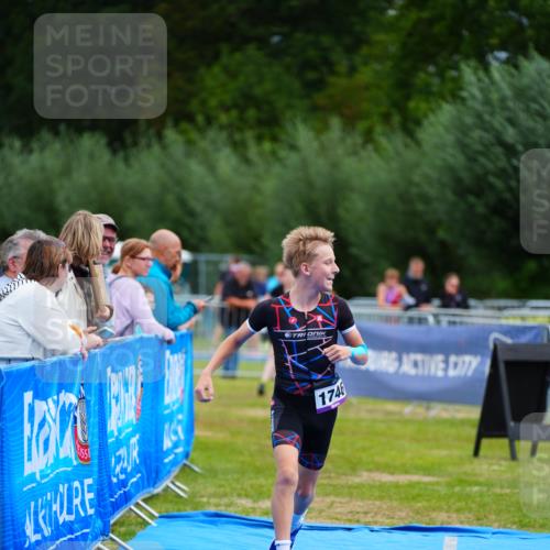 30.08.2026 - Elbe Triathlon Hamburg LAZAROV Photography http://msf.ph/oto/10069806 30.08.2026 12:42:09 Ziel 1727, 1746 meine-sportfotos.de