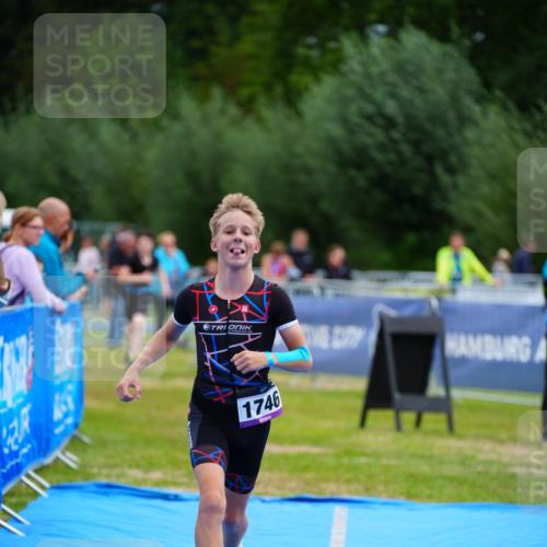 30.08.2026 - Elbe Triathlon Hamburg LAZAROV Photography http://msf.ph/oto/10069812 30.08.2026 12:42:09 Ziel 1727, 1746 meine-sportfotos.de