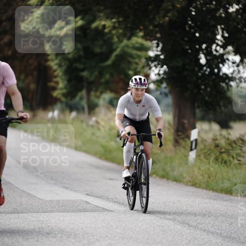 30.08.2026 - Elbe Triathlon Hamburg Michael Burmester http://msf.ph/oto/10069834 30.08.2026 09:49:23 Radfahren 329, 391, 405, 476, 509, 597, 766 meine-sportfotos.de