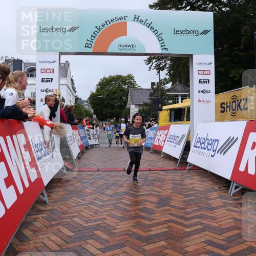 30.08.2026 - Blankeneser Heldenlauf Lena Gebhardt http://msf.ph/oto/10069837 30.08.2026 10:05:20 Ziel 1053, 1107, 1802 meine-sportfotos.de