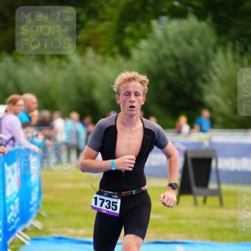 30.08.2026 - Elbe Triathlon Hamburg LAZAROV Photography http://msf.ph/oto/10069857 30.08.2026 12:42:43 Ziel 1735 meine-sportfotos.de