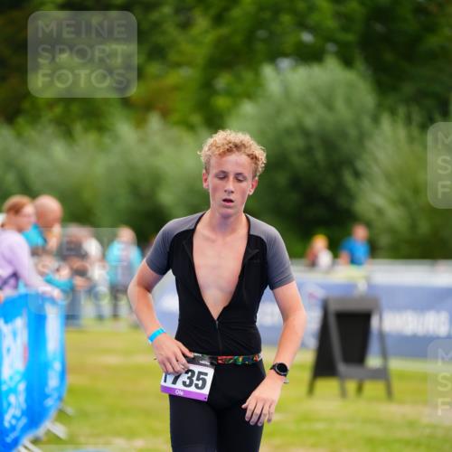 30.08.2026 - Elbe Triathlon Hamburg LAZAROV Photography http://msf.ph/oto/10069859 30.08.2026 12:42:43 Ziel 1735 meine-sportfotos.de