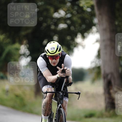 30.08.2026 - Elbe Triathlon Hamburg Michael Burmester http://msf.ph/oto/10069862 30.08.2026 09:49:44 Radfahren 490, 670, 687, 953 meine-sportfotos.de