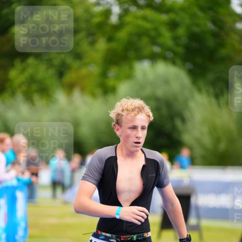 30.08.2026 - Elbe Triathlon Hamburg LAZAROV Photography http://msf.ph/oto/10069867 30.08.2026 12:42:43 Ziel 1735 meine-sportfotos.de