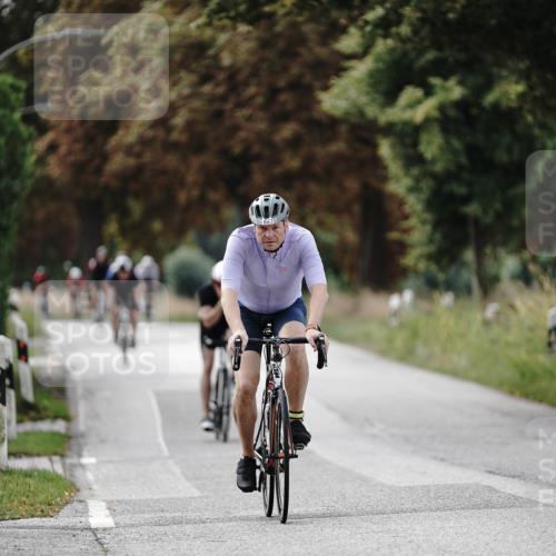 30.08.2026 - Elbe Triathlon Hamburg Michael Burmester http://msf.ph/oto/10069869 30.08.2026 09:49:47 Radfahren 490, 498, 670, 687 meine-sportfotos.de