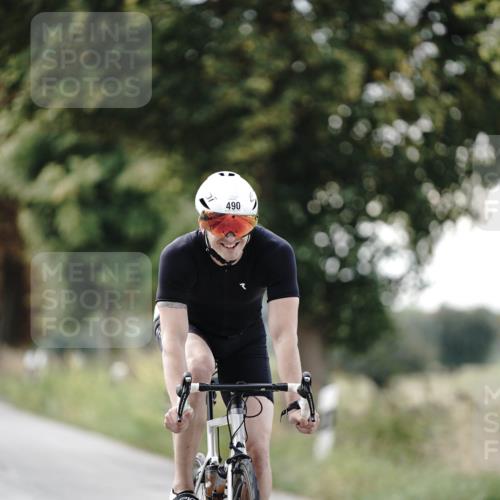 30.08.2026 - Elbe Triathlon Hamburg Michael Burmester http://msf.ph/oto/10069878 30.08.2026 09:49:51 Radfahren 458, 483, 490, 498, 542, 687, 794, 854 meine-sportfotos.de
