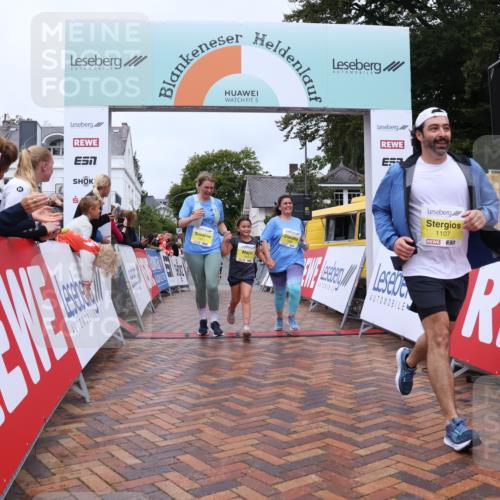 30.08.2026 - Blankeneser Heldenlauf Lena Gebhardt http://msf.ph/oto/10069888 30.08.2026 10:05:24 Ziel 1107, 1656, 1657, 1658, 1659, 1802 meine-sportfotos.de