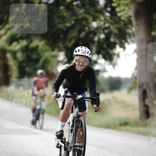 30.08.2026 - Elbe Triathlon Hamburg Michael Burmester http://msf.ph/oto/10069889 30.08.2026 09:49:58 Radfahren 282, 346, 458, 483, 542, 715, 794, 854 meine-sportfotos.de