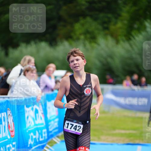 30.08.2026 - Elbe Triathlon Hamburg LAZAROV Photography http://msf.ph/oto/10069900 30.08.2026 12:43:49 Ziel 1742 meine-sportfotos.de