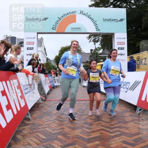 30.08.2026 - Blankeneser Heldenlauf Lena Gebhardt http://msf.ph/oto/10069902 30.08.2026 10:05:25 Ziel 1107, 1656, 1657, 1658, 1659, 1802 meine-sportfotos.de