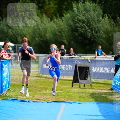 30.08.2026 - Elbe Triathlon Hamburg LAZAROV Photography http://msf.ph/oto/10069906 30.08.2026 12:44:11 Ziel 1747, 1765 meine-sportfotos.de