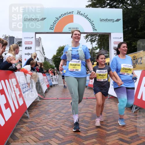 30.08.2026 - Blankeneser Heldenlauf Lena Gebhardt http://msf.ph/oto/10069910 30.08.2026 10:05:26 Ziel 1107, 1656, 1657, 1658, 1659, 1802 meine-sportfotos.de