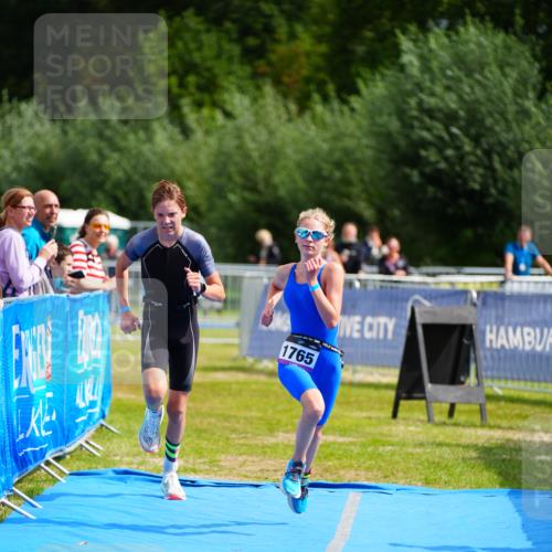 30.08.2026 - Elbe Triathlon Hamburg LAZAROV Photography http://msf.ph/oto/10069915 30.08.2026 12:44:11 Ziel 1747, 1765 meine-sportfotos.de