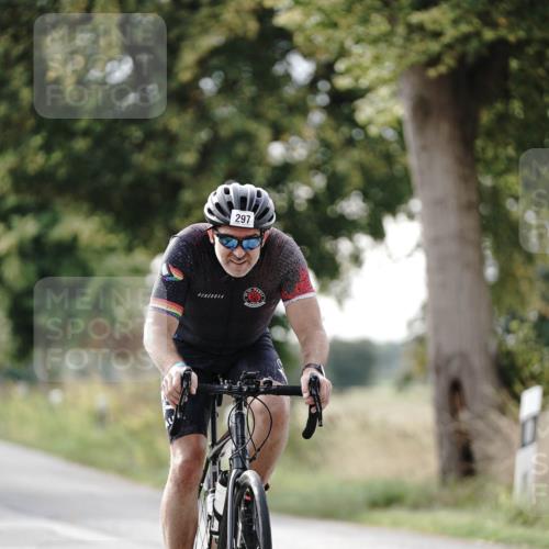 30.08.2026 - Elbe Triathlon Hamburg Michael Burmester http://msf.ph/oto/10069930 30.08.2026 09:50:28 Radfahren 297, 501, 735 meine-sportfotos.de