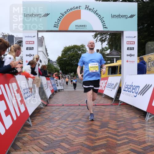 30.08.2026 - Blankeneser Heldenlauf Lena Gebhardt http://msf.ph/oto/10069932 30.08.2026 10:05:29 Ziel 1107, 1656, 1657, 1658, 1659 meine-sportfotos.de