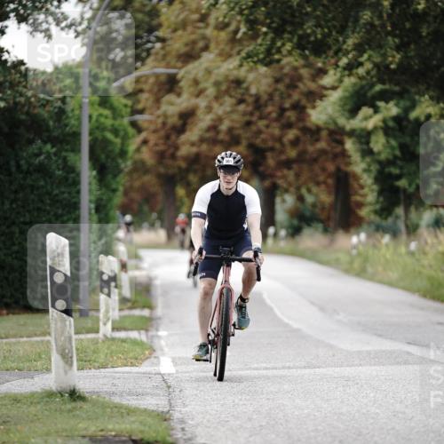 30.08.2026 - Elbe Triathlon Hamburg Michael Burmester http://msf.ph/oto/10069937 30.08.2026 09:50:34 Radfahren 501, 858 meine-sportfotos.de