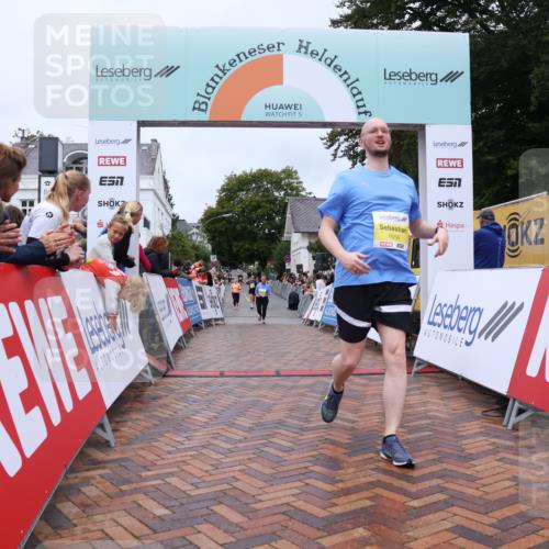 30.08.2026 - Blankeneser Heldenlauf Lena Gebhardt http://msf.ph/oto/10069940 30.08.2026 10:05:29 Ziel 1107, 1656, 1657, 1658, 1659 meine-sportfotos.de