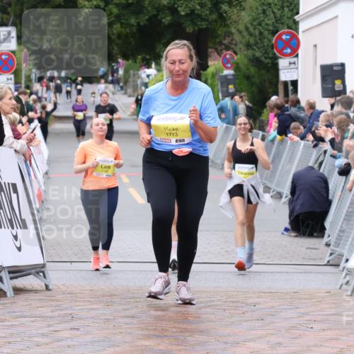 30.08.2026 - Blankeneser Heldenlauf Lena Gebhardt http://msf.ph/oto/10069947 30.08.2026 10:05:32 Ziel 1656, 1657, 1658, 1659, 1773 meine-sportfotos.de