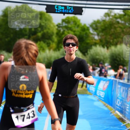 30.08.2026 - Elbe Triathlon Hamburg LAZAROV Photography http://msf.ph/oto/10069962 30.08.2026 12:44:47 Ziel 1743, 1745 meine-sportfotos.de