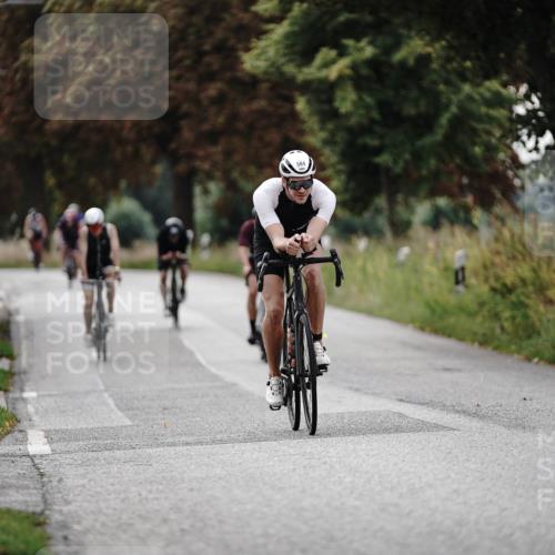 30.08.2026 - Elbe Triathlon Hamburg Michael Burmester http://msf.ph/oto/10069963 30.08.2026 09:51:01 Radfahren 525, 584, 660, 775 meine-sportfotos.de