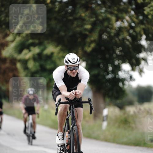30.08.2026 - Elbe Triathlon Hamburg Michael Burmester http://msf.ph/oto/10069964 30.08.2026 09:51:02 Radfahren 525, 584, 660, 696, 775 meine-sportfotos.de