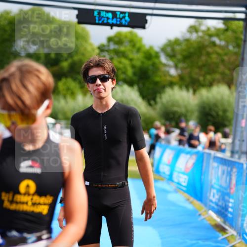 30.08.2026 - Elbe Triathlon Hamburg LAZAROV Photography http://msf.ph/oto/10069969 30.08.2026 12:44:48 Ziel 1743, 1745 meine-sportfotos.de