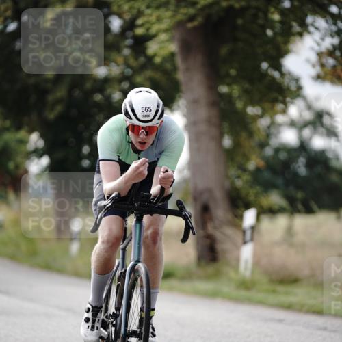 30.08.2026 - Elbe Triathlon Hamburg Michael Burmester http://msf.ph/oto/10069988 30.08.2026 09:51:17 Radfahren 565, 570, 708, 709, 860, 936, 977 meine-sportfotos.de
