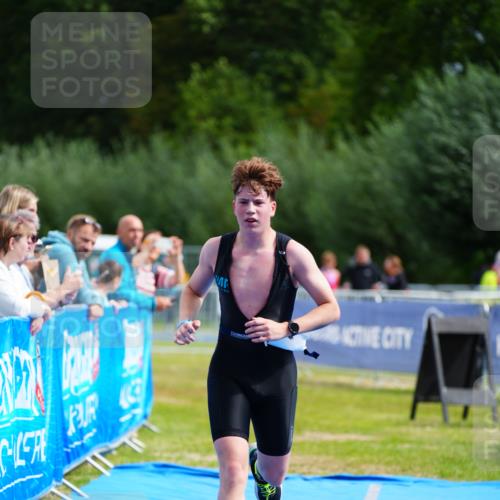 30.08.2026 - Elbe Triathlon Hamburg LAZAROV Photography http://msf.ph/oto/10069991 30.08.2026 12:45:19 Ziel 1733 meine-sportfotos.de