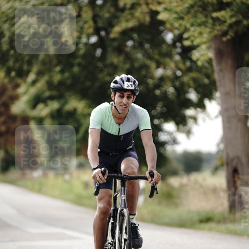 30.08.2026 - Elbe Triathlon Hamburg Michael Burmester http://msf.ph/oto/10070000 30.08.2026 09:51:21 Radfahren 570, 860, 861, 936, 977 meine-sportfotos.de