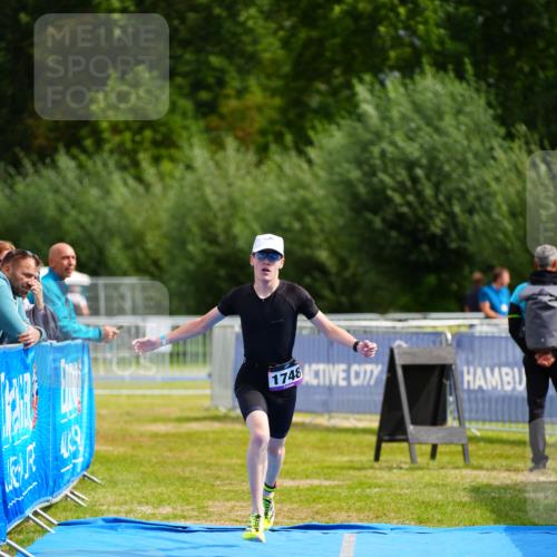30.08.2026 - Elbe Triathlon Hamburg LAZAROV Photography http://msf.ph/oto/10070007 30.08.2026 12:46:29 Ziel 1748 meine-sportfotos.de