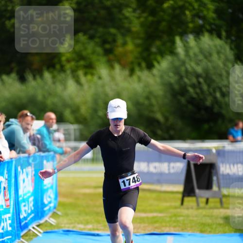 30.08.2026 - Elbe Triathlon Hamburg LAZAROV Photography http://msf.ph/oto/10070023 30.08.2026 12:46:30 Ziel 1748 meine-sportfotos.de