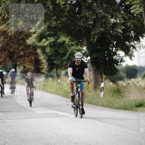 30.08.2026 - Elbe Triathlon Hamburg Michael Burmester http://msf.ph/oto/10070024 30.08.2026 09:51:37 Radfahren 431, 482, 554, 602, 683, 763, 842, 865, 905 meine-sportfotos.de