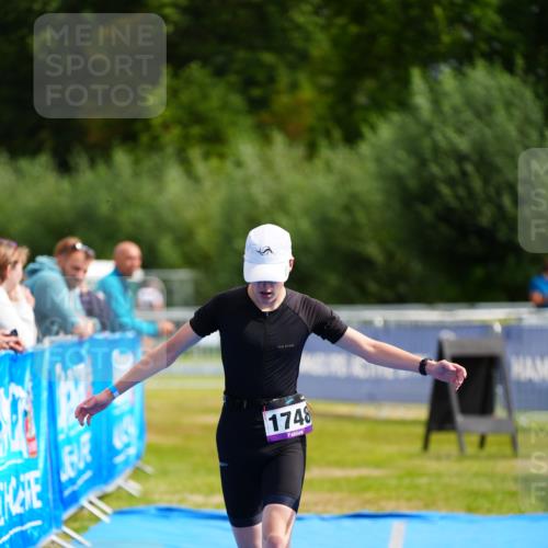 30.08.2026 - Elbe Triathlon Hamburg LAZAROV Photography http://msf.ph/oto/10070027 30.08.2026 12:46:30 Ziel 1748 meine-sportfotos.de
