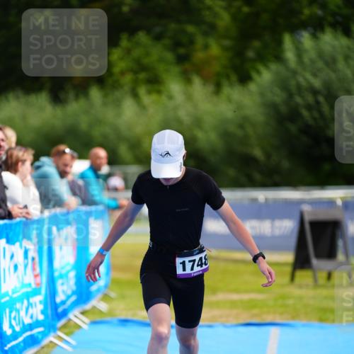 30.08.2026 - Elbe Triathlon Hamburg LAZAROV Photography http://msf.ph/oto/10070030 30.08.2026 12:46:30 Ziel 1748 meine-sportfotos.de