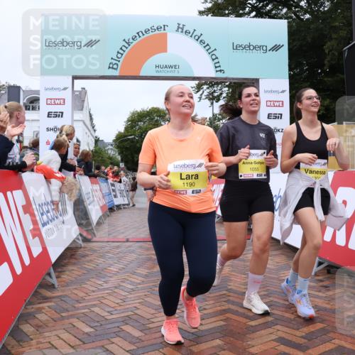 30.08.2026 - Blankeneser Heldenlauf Lena Gebhardt http://msf.ph/oto/10070034 30.08.2026 10:05:42 Ziel 1055, 1190, 1301, 1773, 5838 meine-sportfotos.de