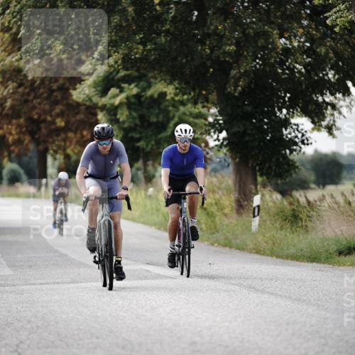 30.08.2026 - Elbe Triathlon Hamburg Michael Burmester http://msf.ph/oto/10070035 30.08.2026 09:51:41 Radfahren 431, 554, 602, 609, 683, 763, 865, 905 meine-sportfotos.de