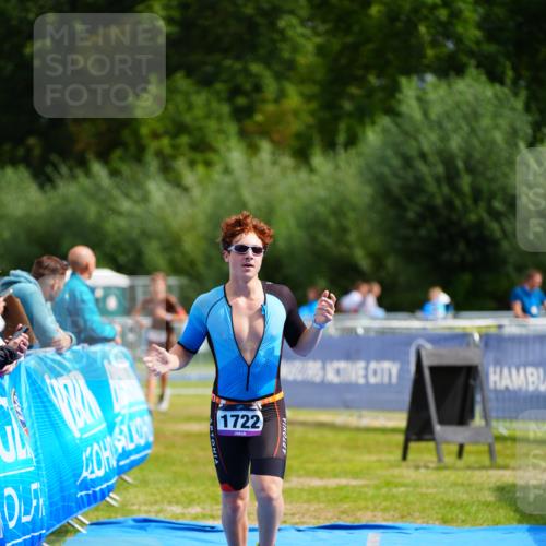 30.08.2026 - Elbe Triathlon Hamburg LAZAROV Photography http://msf.ph/oto/10070049 30.08.2026 12:46:41 Ziel 1722, 1738 meine-sportfotos.de