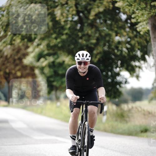 30.08.2026 - Elbe Triathlon Hamburg Michael Burmester http://msf.ph/oto/10070051 30.08.2026 09:51:46 Radfahren 381, 609, 683, 763, 840 meine-sportfotos.de