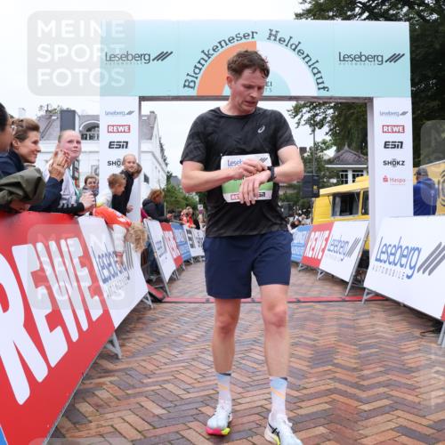 30.08.2026 - Blankeneser Heldenlauf Lena Gebhardt http://msf.ph/oto/10070057 30.08.2026 10:05:45 Ziel 1055, 1190, 1301, 5838 meine-sportfotos.de