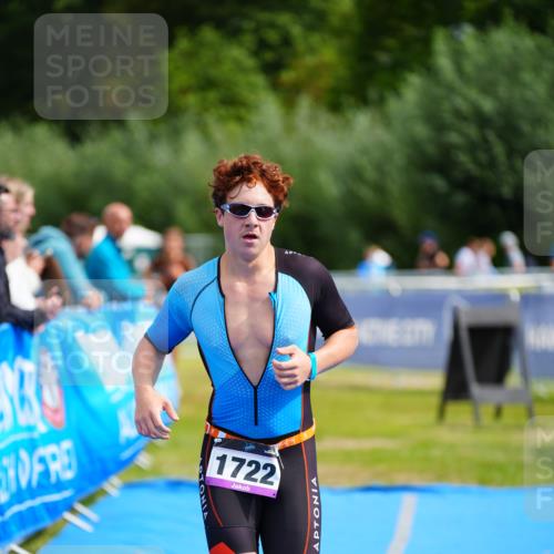 30.08.2026 - Elbe Triathlon Hamburg LAZAROV Photography http://msf.ph/oto/10070071 30.08.2026 12:46:42 Ziel 1722, 1738 meine-sportfotos.de