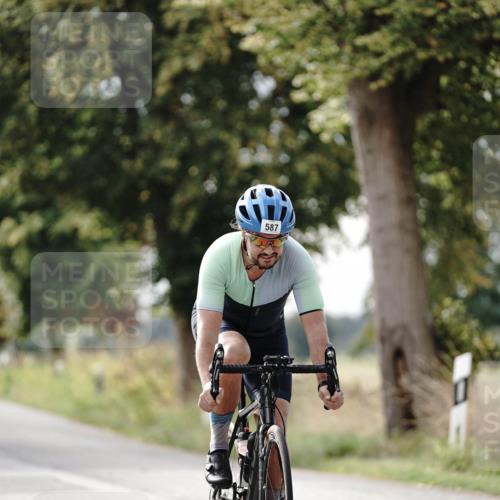 30.08.2026 - Elbe Triathlon Hamburg Michael Burmester http://msf.ph/oto/10070077 30.08.2026 09:51:56 Radfahren 538, 587, 686, 690, 792, 916 meine-sportfotos.de